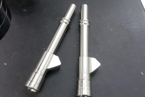 對(duì)豬好點(diǎn)，磨粒流用于注射器架交叉孔去毛刺！