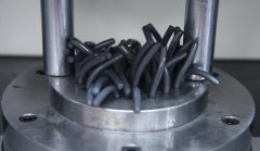 1個(gè)模具9個(gè)孔，流體拋光機(jī)5分鐘夠猛！